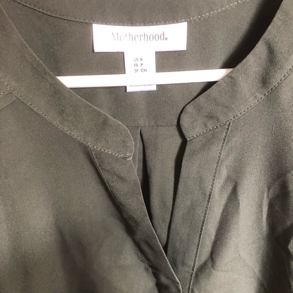 Motherhood maternity top size small